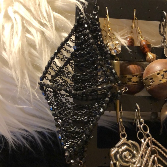 Earring Collection - Picture 5 of 6